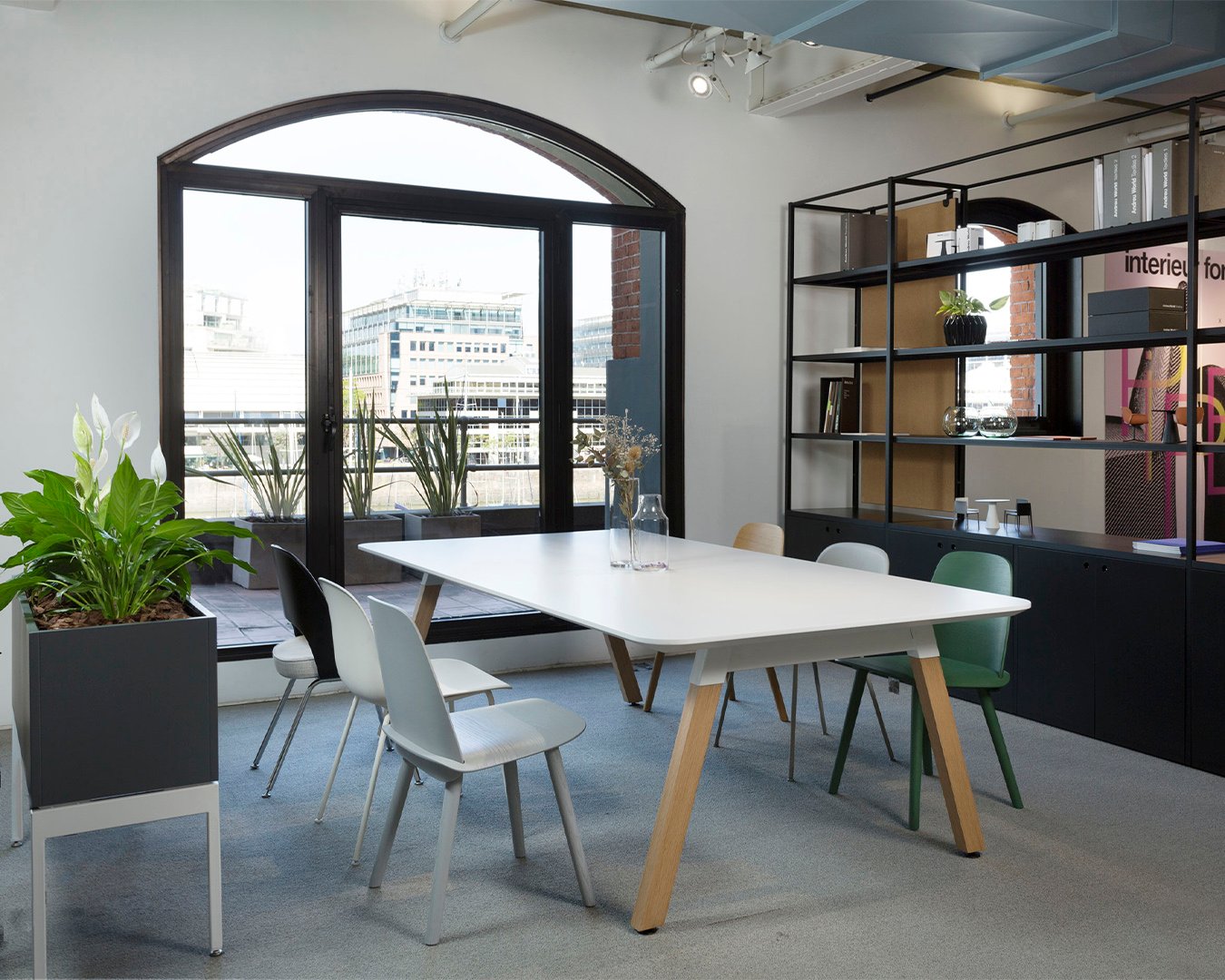 InterieurForma_Productos_knoll-accesorios-otros accesorios-antenna macetero-087