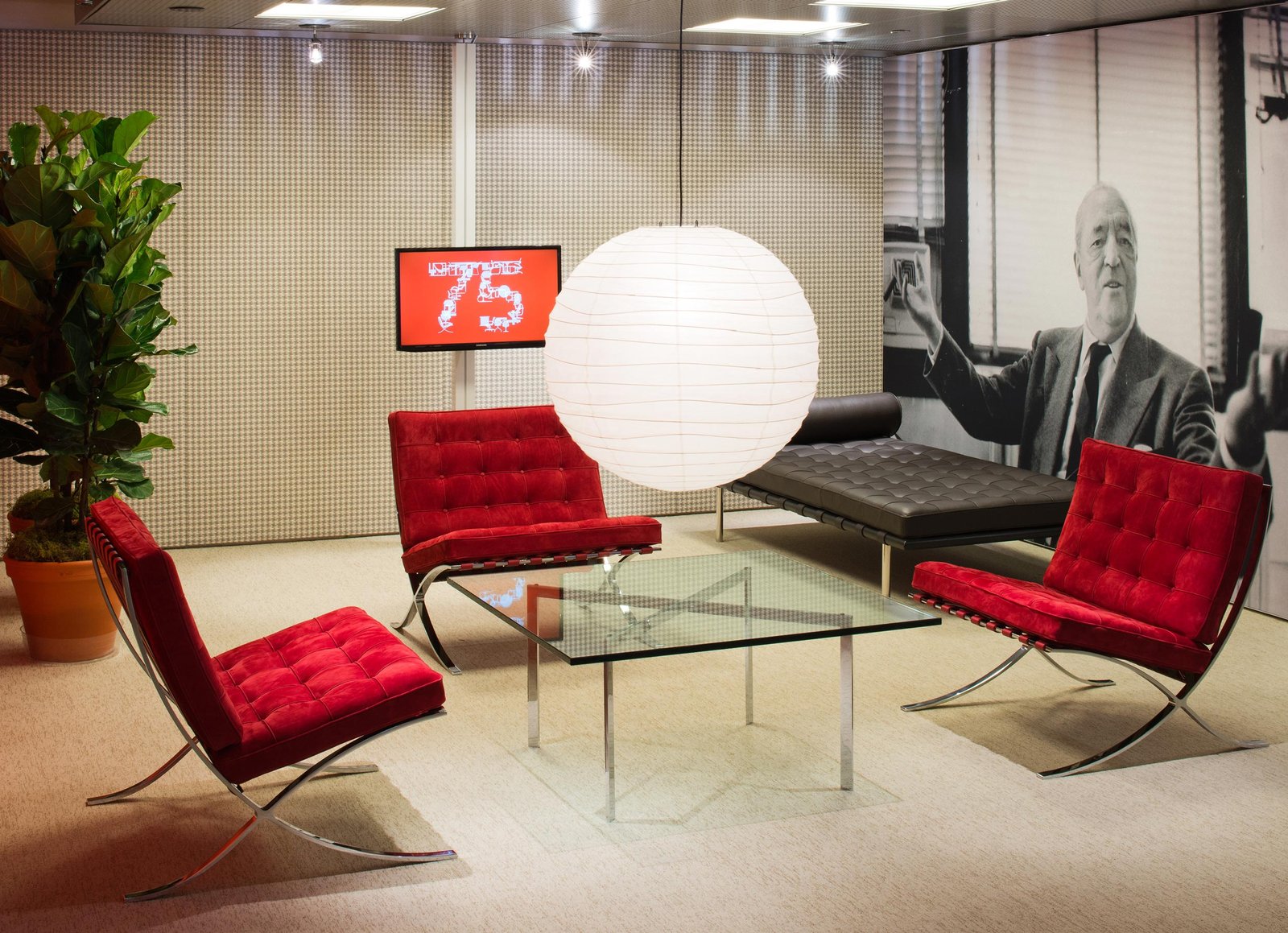 InterieurForma_Productos_knoll-mesas-y-escritorios-mesas-bajas-y-de-apoyo-Mesa-Barcelona-09