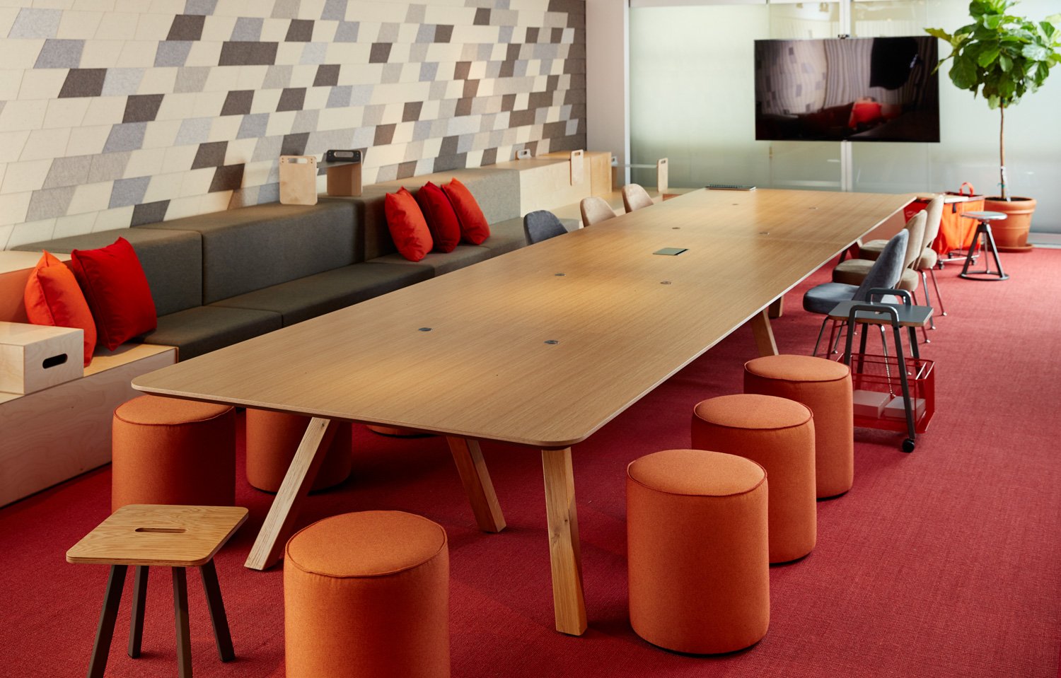 InterieurForma_Productos_knoll-mesas y escritorios-mesas de reunion y conferencia-Rockwell Unscripted Library-09