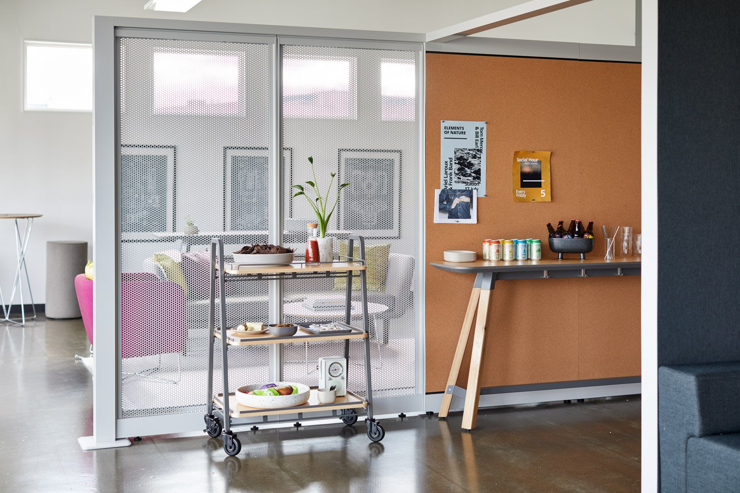 InterieurForma_Productos_knoll-mesas y escritorios-mesas multiproposito-rockwell unscripted alta-014